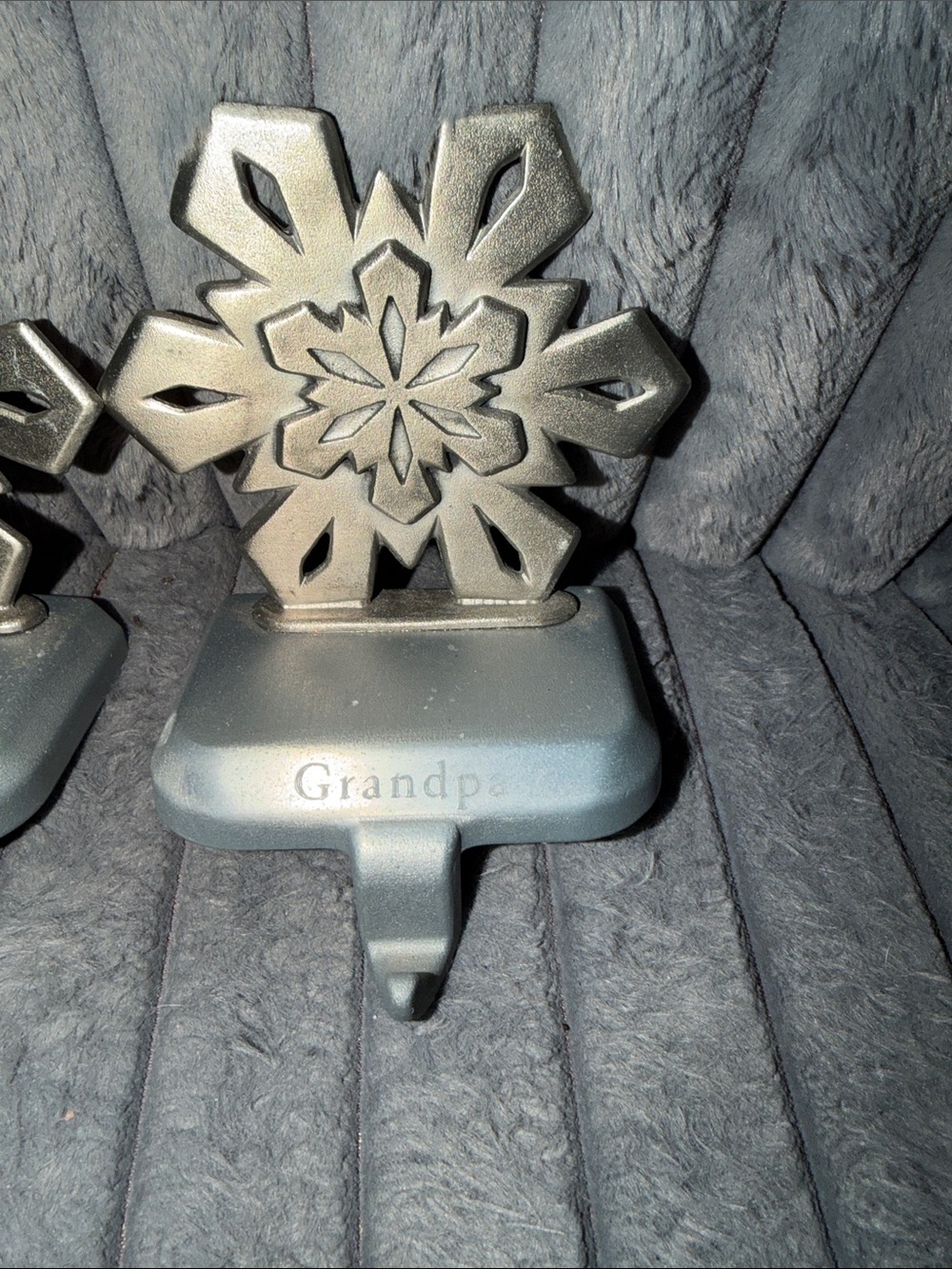 Vintage Silver Pewter Snowflake stocking Hooks Home Wall Decor Grandma/Grandpa - Picture 3 of 6